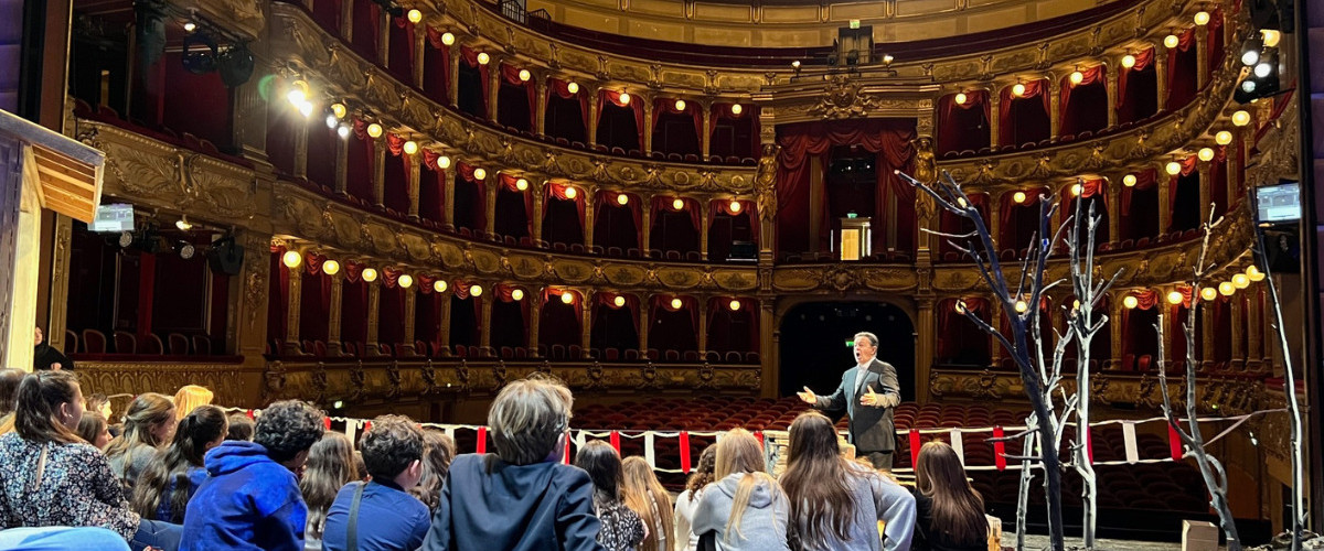 Viens avec ton smartphone / Saison 2024-2025