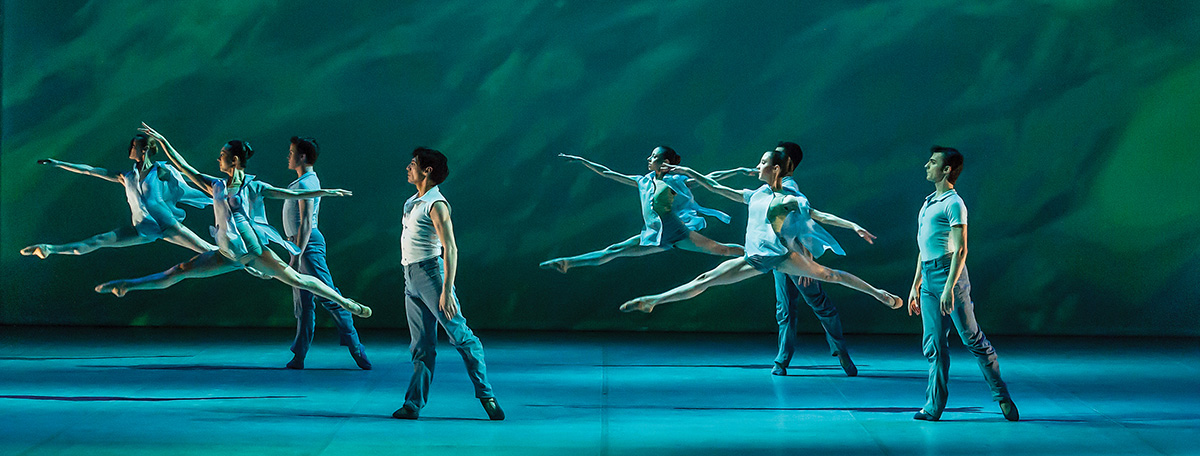 Photos de danseuses et danseurs en représentation de Océana